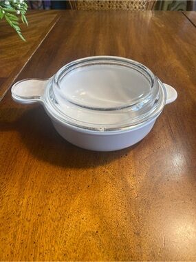 Corningware large Grab it a model 240 Casserole Dish & Lid
